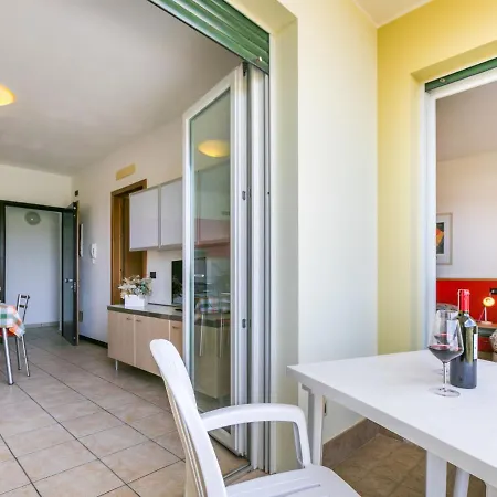 Robinia-pinetine-1 By Interhome